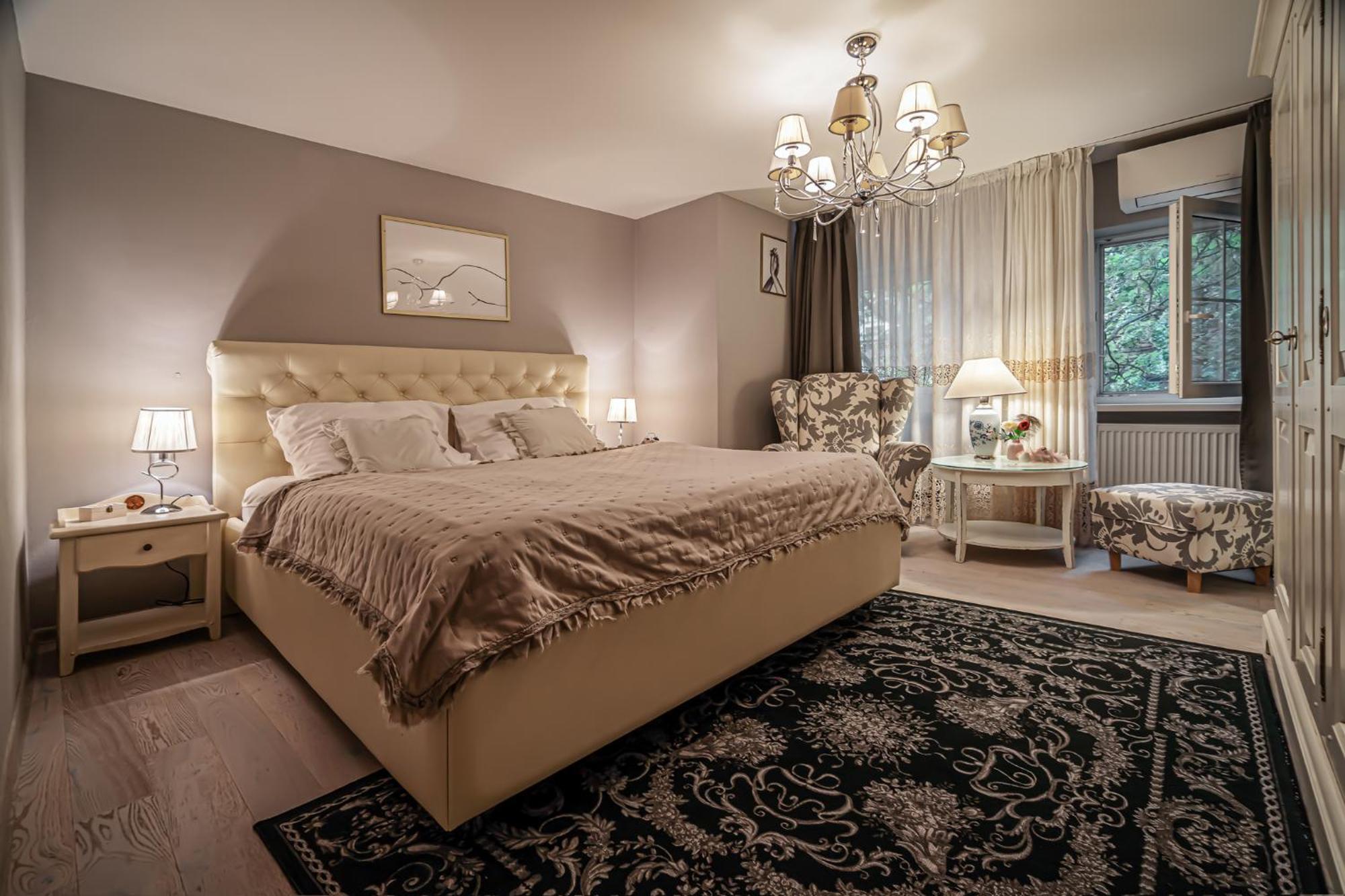 Luxurious And Royal Apartment In The Old Town บราติสลาวา ภายนอก รูปภาพ